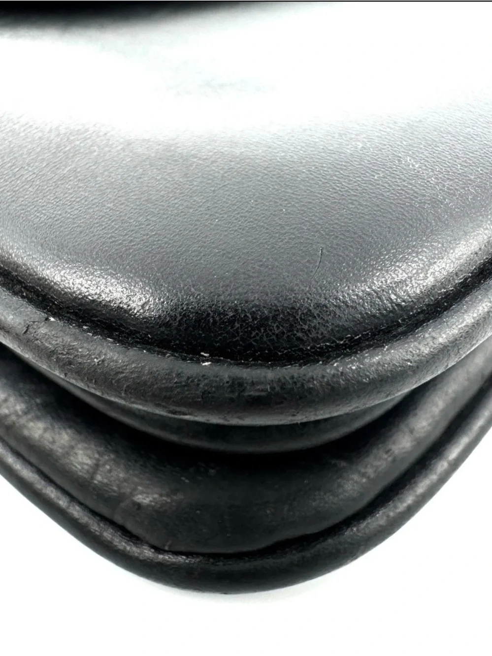 Gucci Black Leather Shoulder Bag with Gold Horsebit - Picture 14 of 16